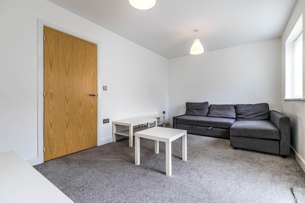 Property photo 2 of 8 Picture No. 37