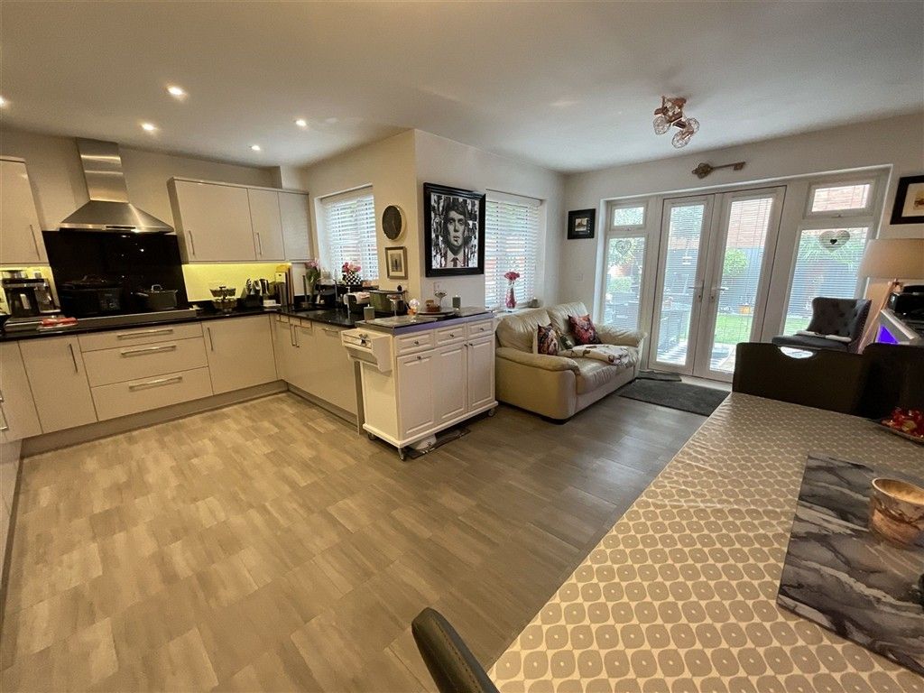 Property photo 1 of 9 Kitchen/Diner