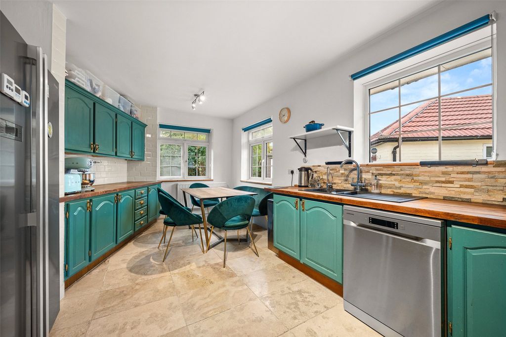 Property photo 1 of 17 Picture No. 08