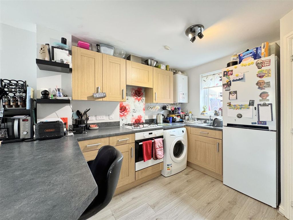 Property photo 3 of 19 Kitchen Diner
