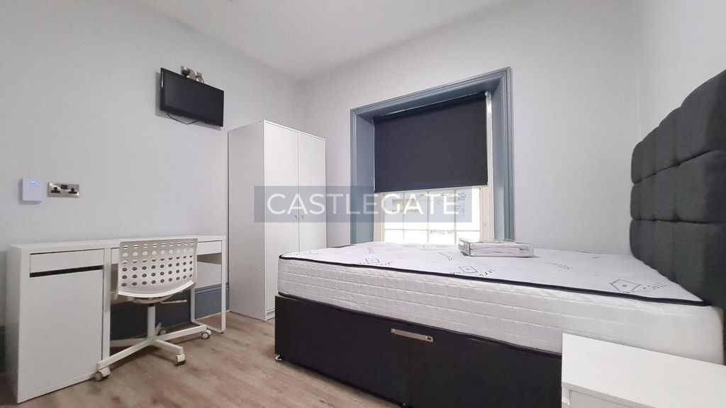 Property photo 1 of 13 Merchants Hall G.1.6 Bedroom (1)