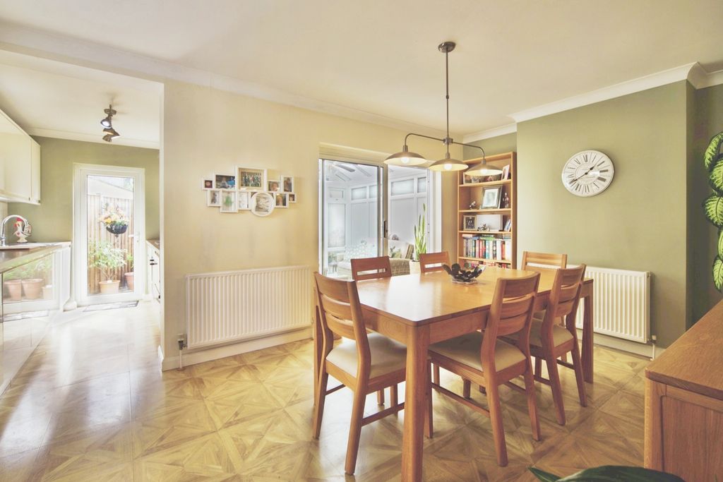 Property photo 3 of 24 Pbox-Img.Jpg