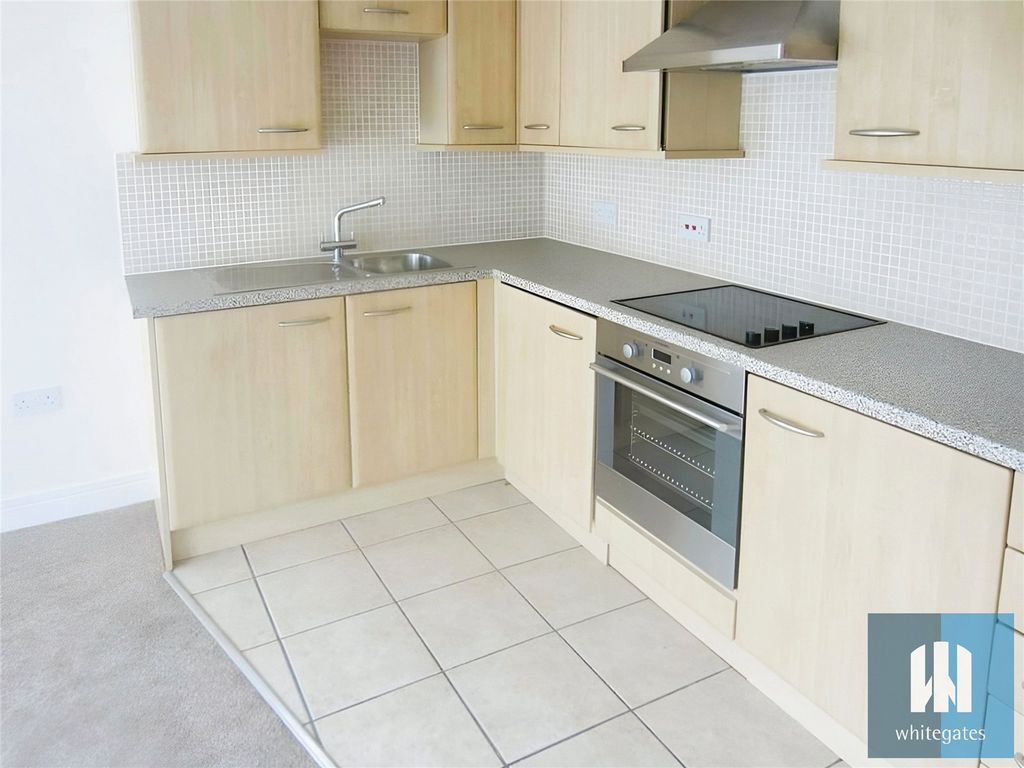 Property photo 2 of 6 Picture No. 15