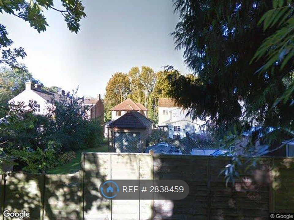 Property photo 1 of 32