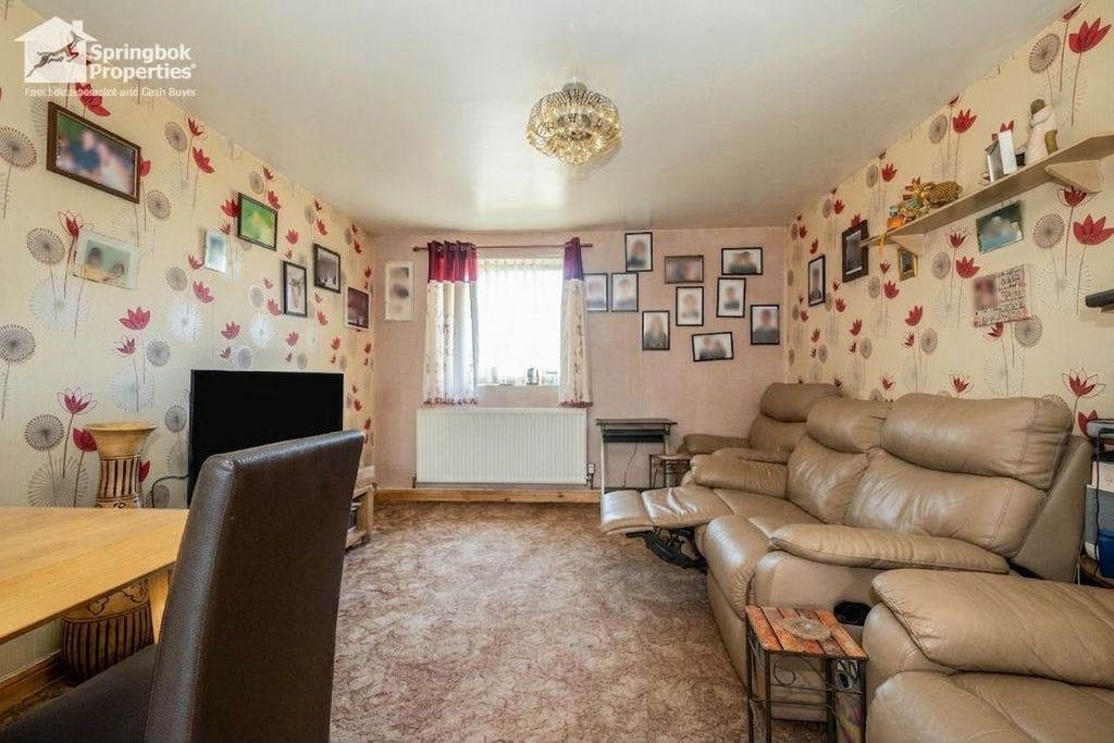 Property photo 3 of 11 Image 2