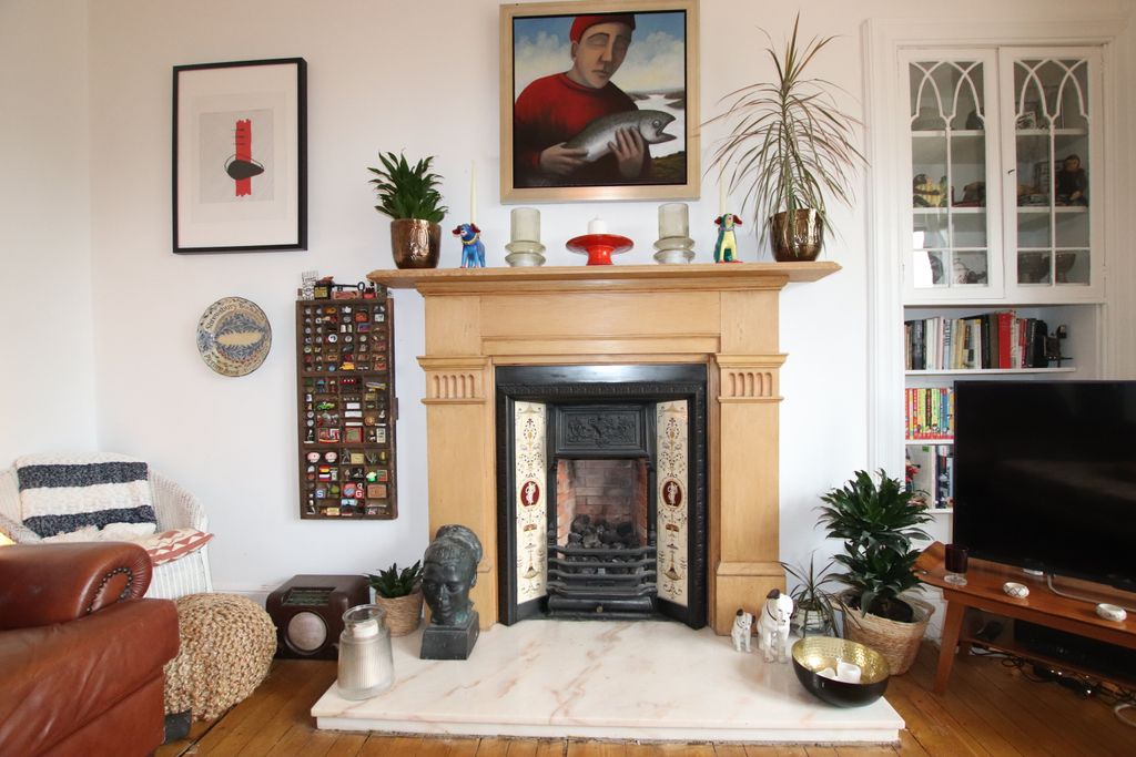 Property photo 2 of 19