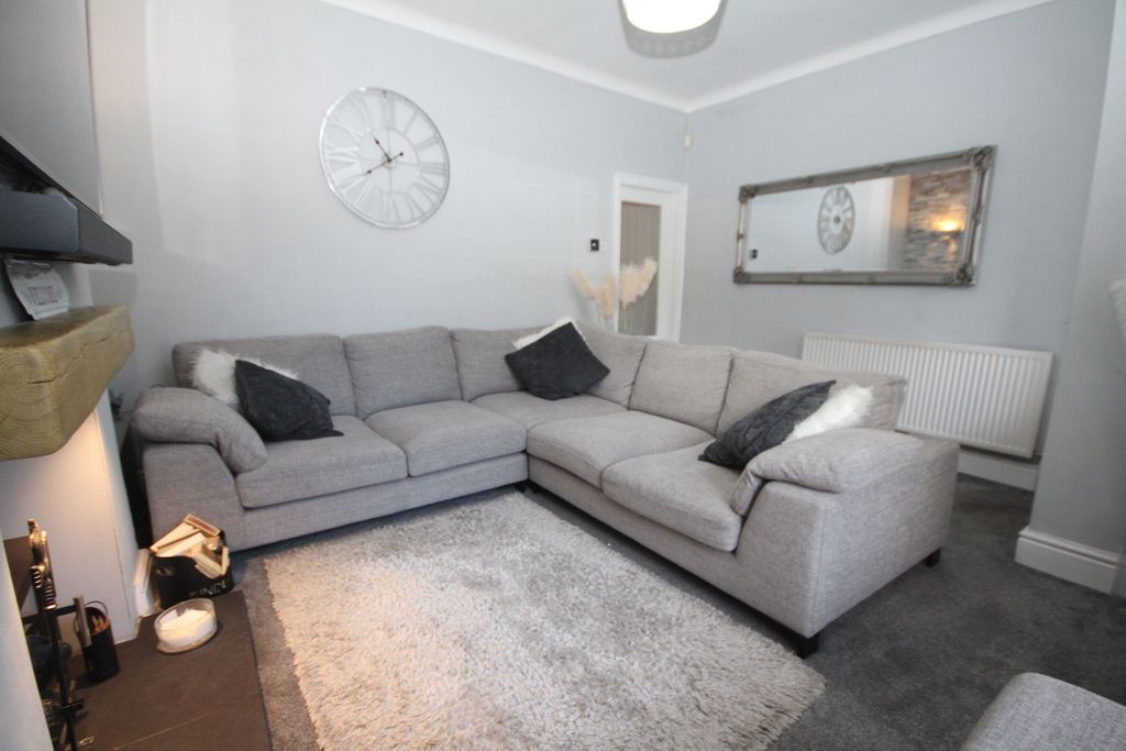 Property photo 2 of 12 Lounge
