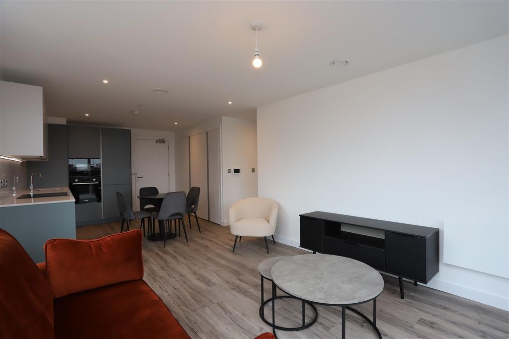 Property photo 2 of 12