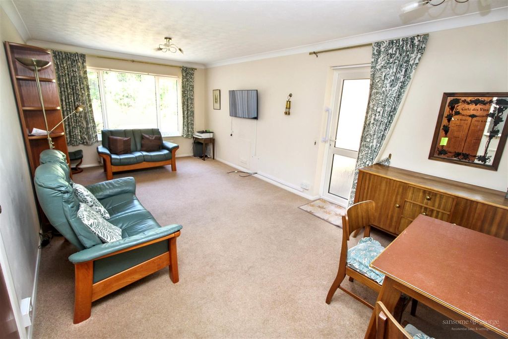Property photo 2 of 9 Living Room