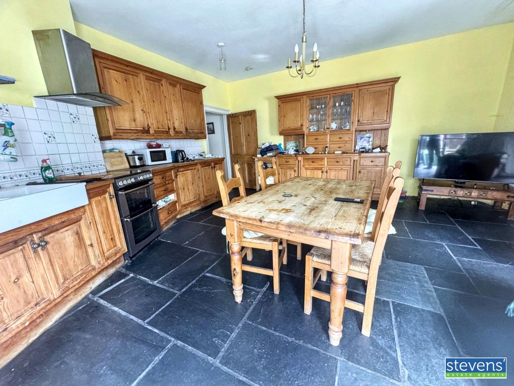 Property photo 3 of 13 Img_1284