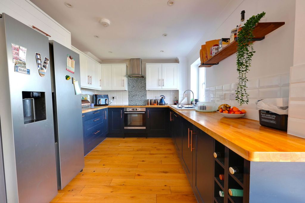 Property photo 2 of 45