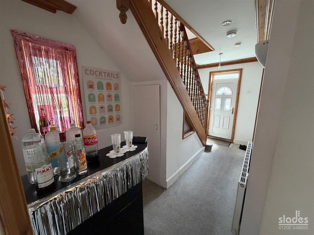 Property photo 3 of 17 0130D998-9789-45A7-85B3-Faf5BA24D9B7.Jpg