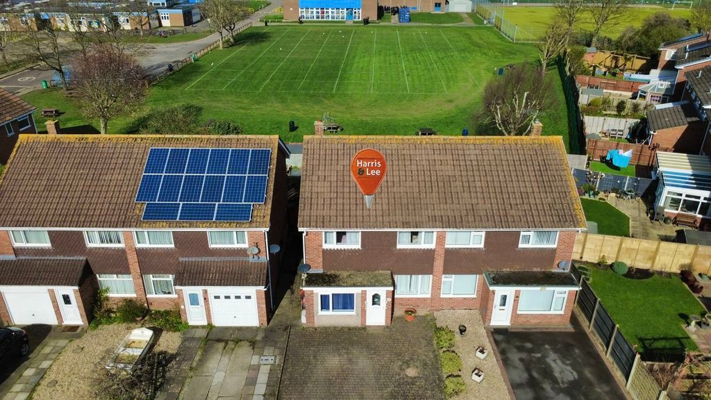 Property photo 1 of 25 Setting