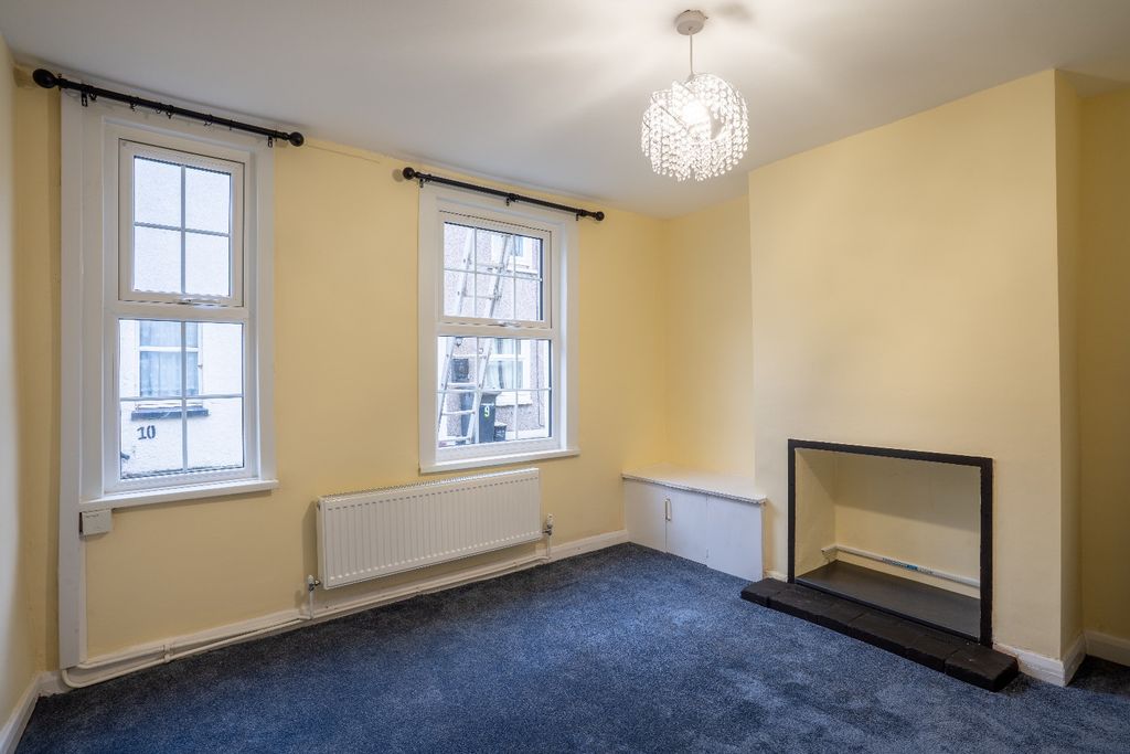 Property photo 3 of 10 4673743