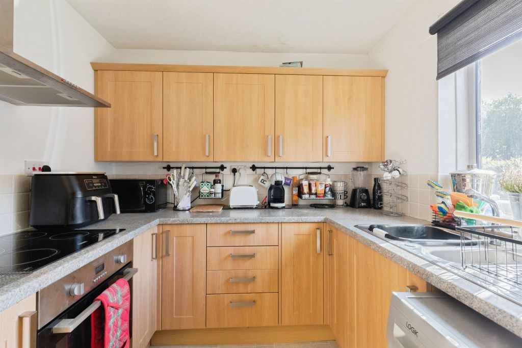 Property photo 2 of 16
