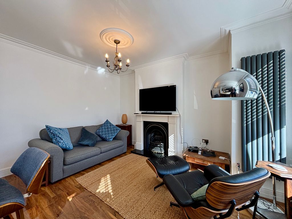 Property photo 3 of 9