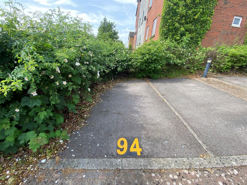 Property photo 2 of 18 Parking Space.Jpg