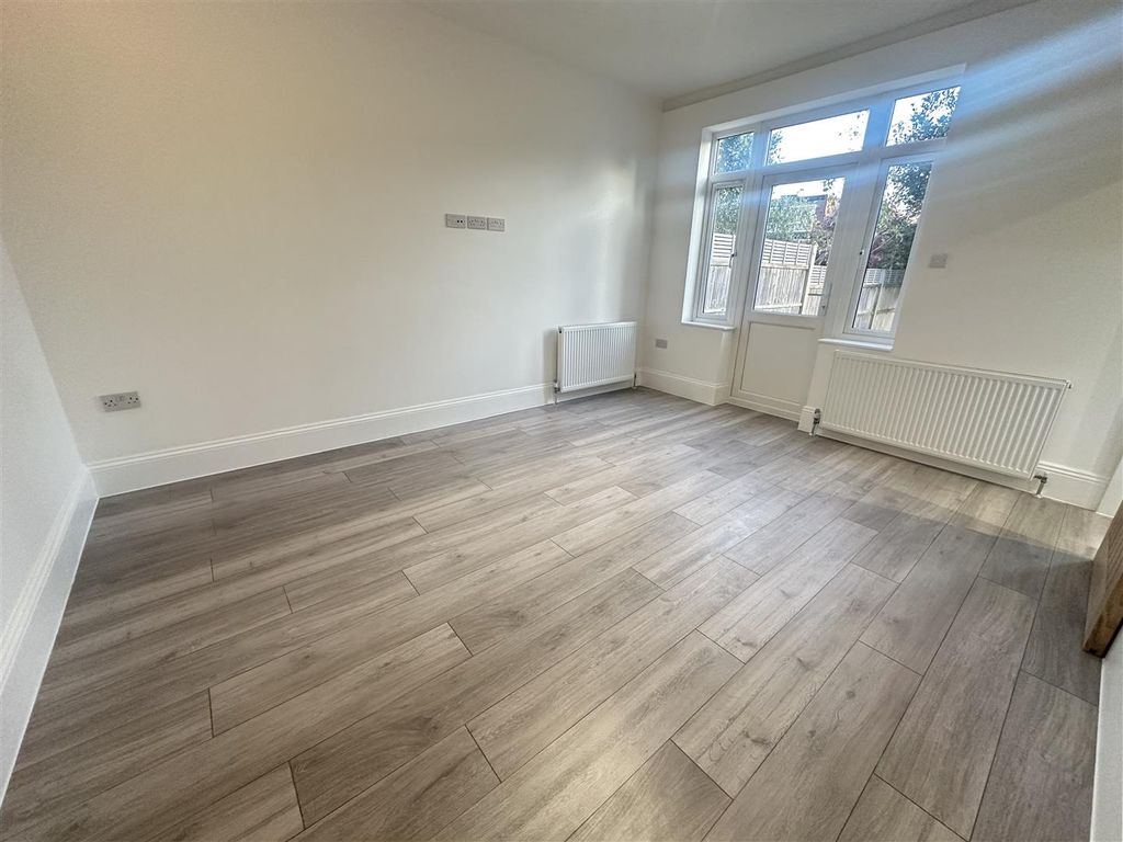 Property photo 3 of 10 Img_1921.Jpg