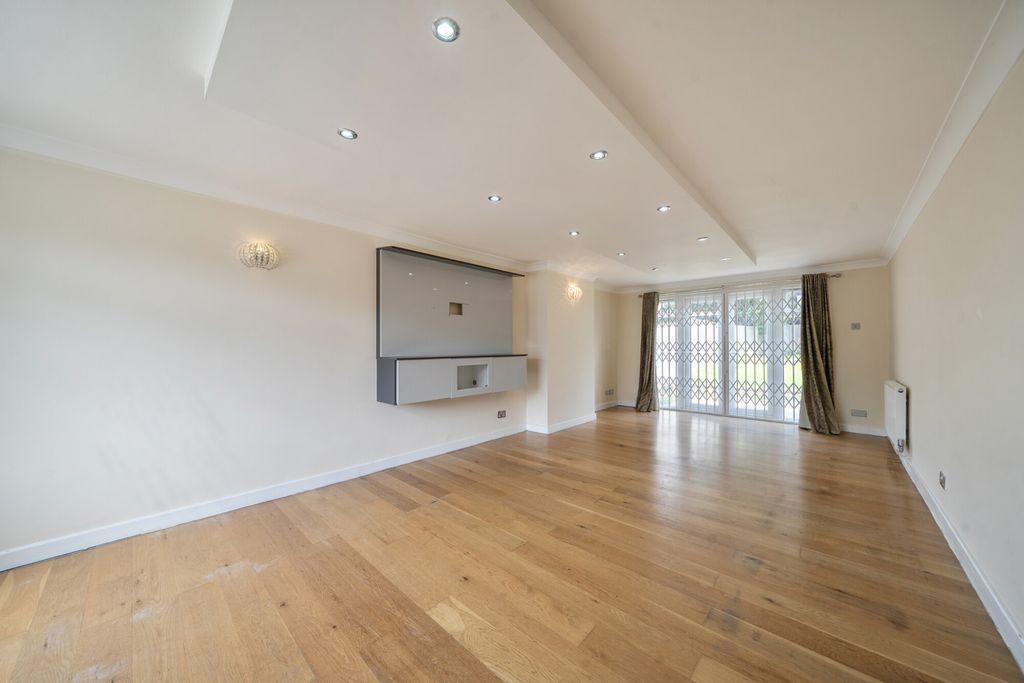 Property photo 3 of 21 1463920-9-6A22d50...