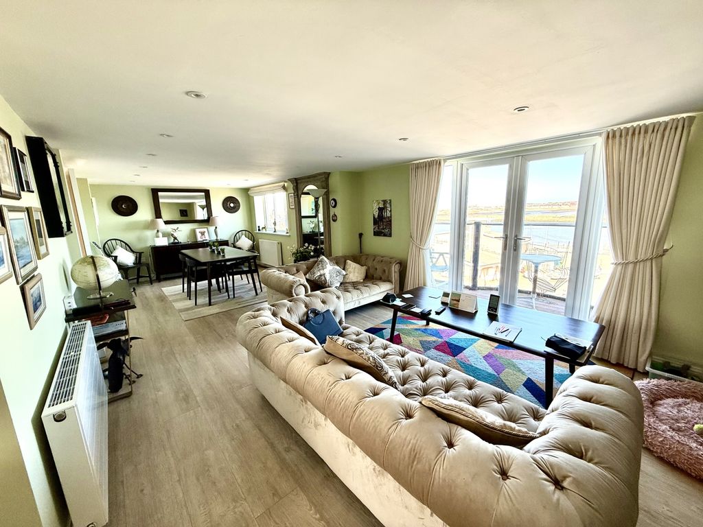 Property photo 3 of 14 Img_2617