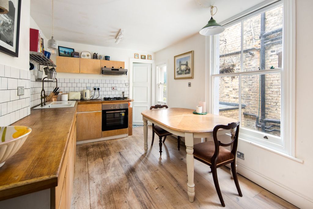 Property photo 3 of 13 Kitchen