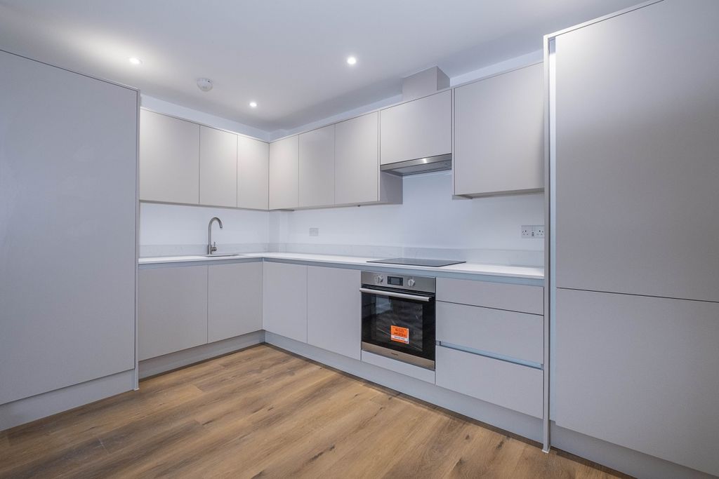 Property photo 3 of 6 13-Lakeside-West-...