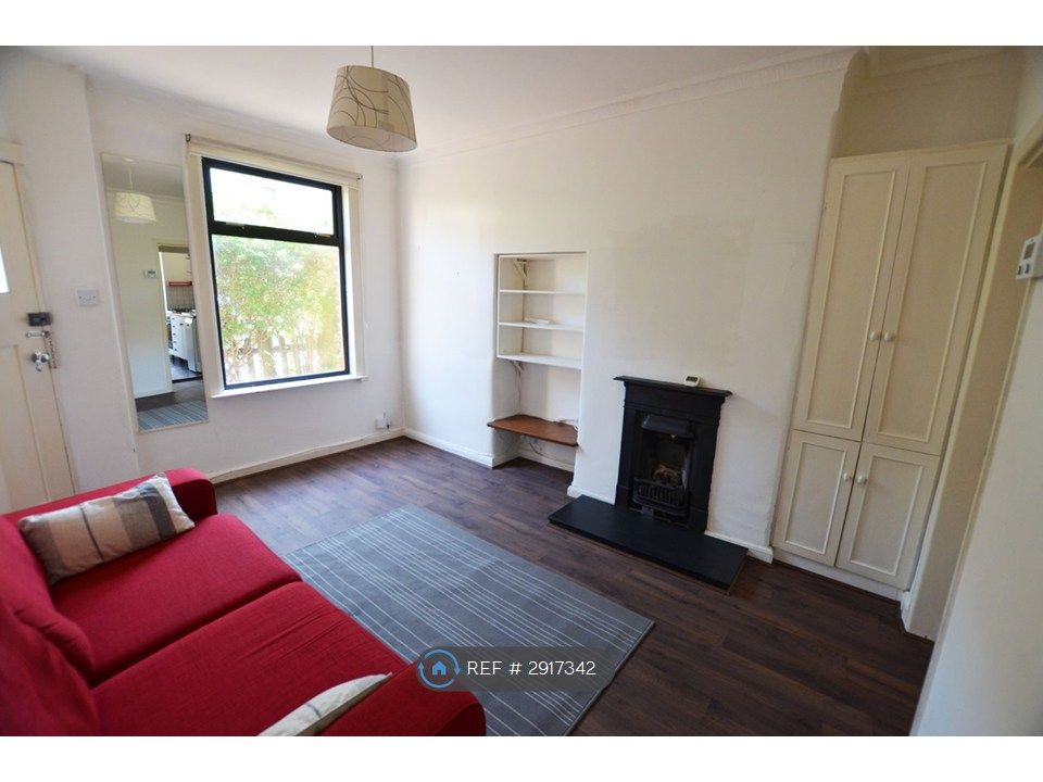 Property photo 2 of 10 Living Room