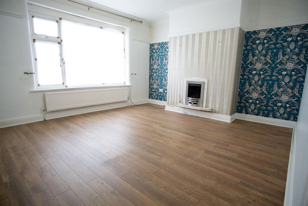 Property photo 2 of 10 Reception