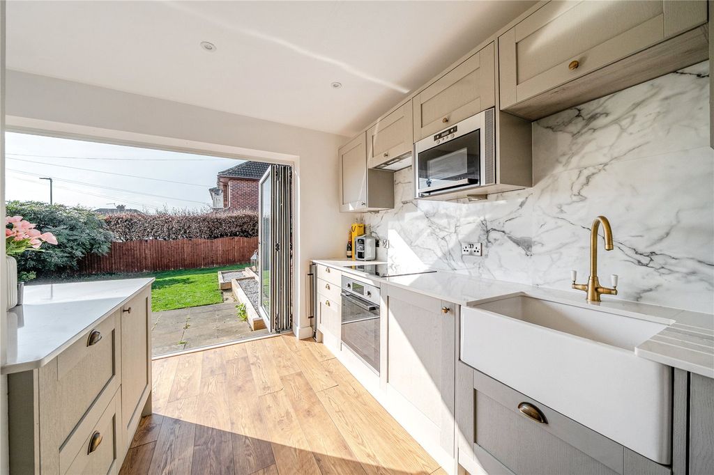 Property photo 3 of 22 Picture No. 06