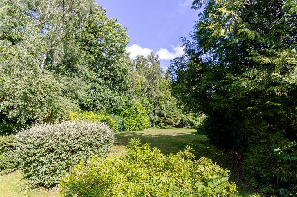 Property photo 2 of 24 Garden 1
