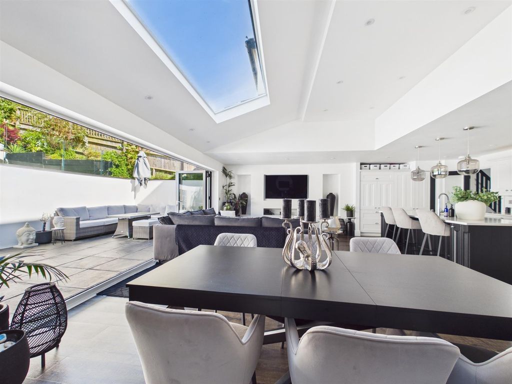Additional image 26 of 5 bed detached house for saleMead Way, Coulsdon CR5