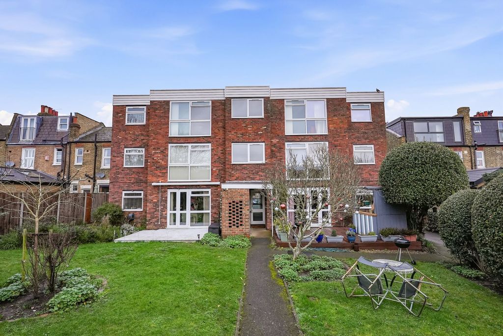 Property photo 1 of 12