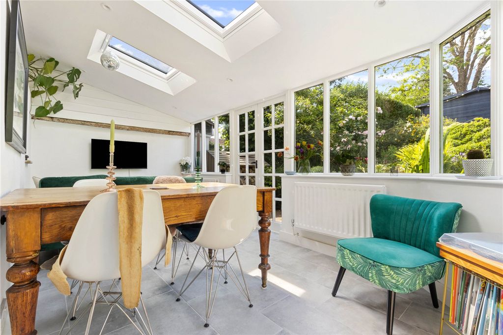 Property photo 3 of 14 Dining Room