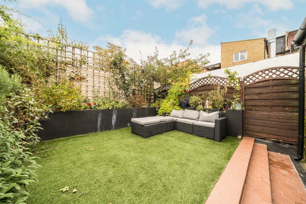 Property photo 2 of 14