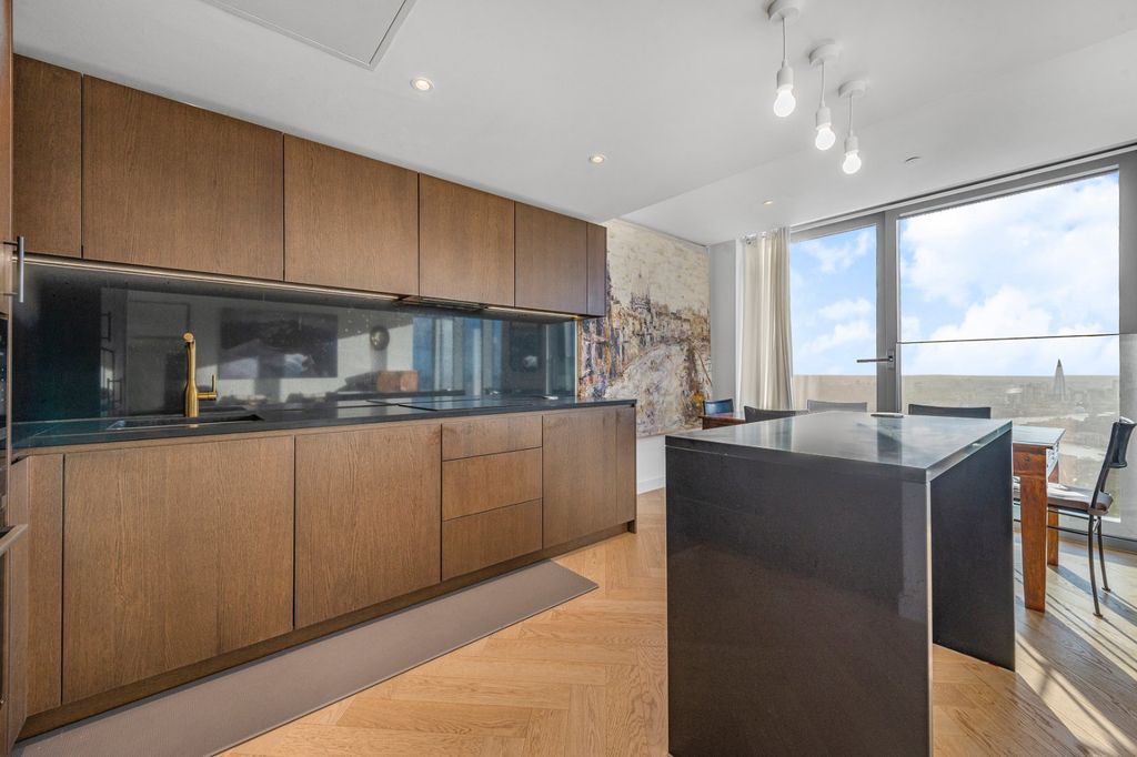 Property photo 3 of 26