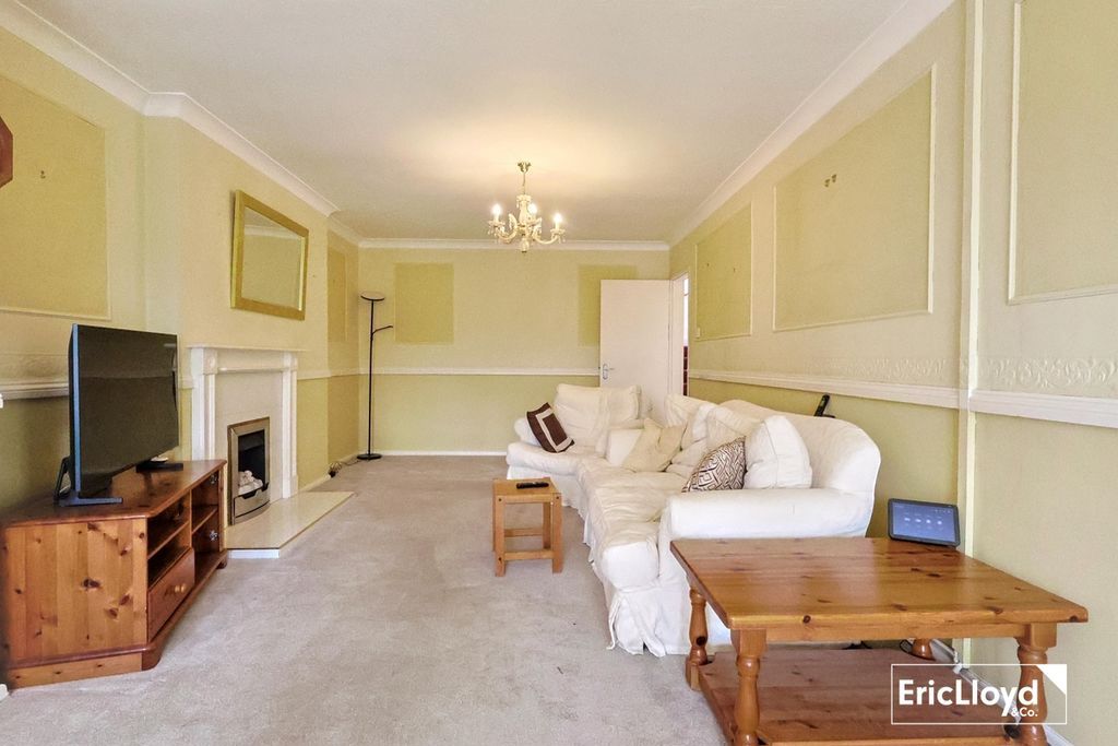 Property photo 3 of 19 Photo 4