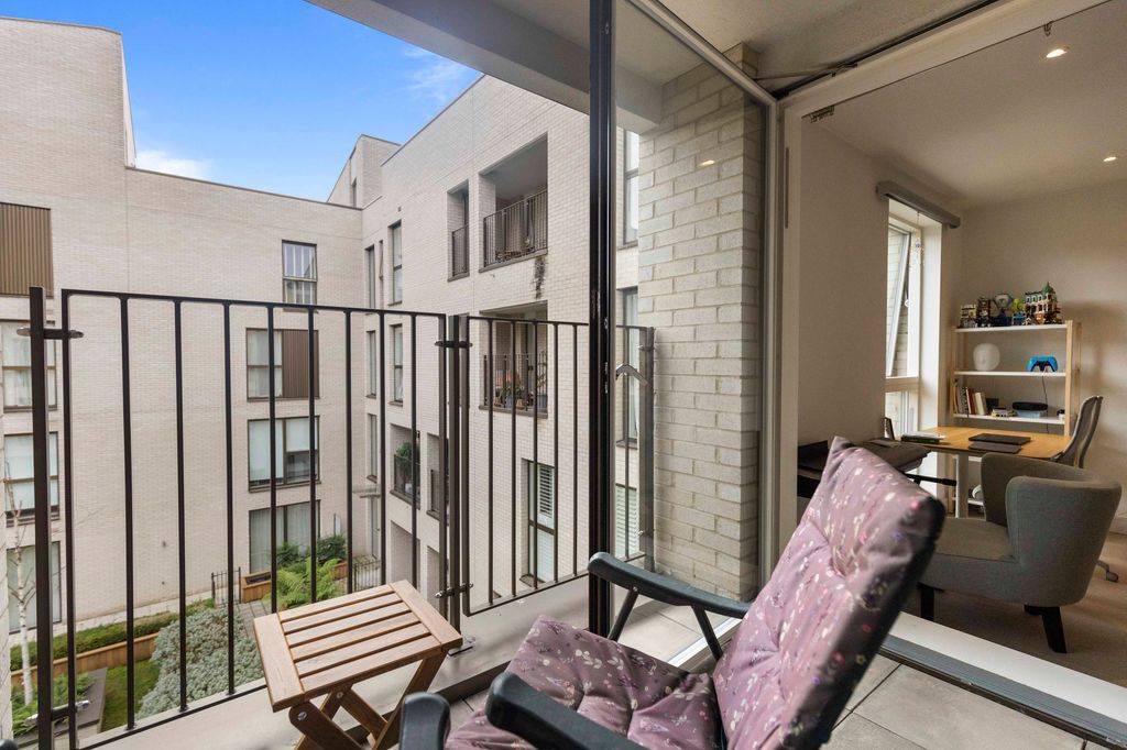 Property photo 3 of 15