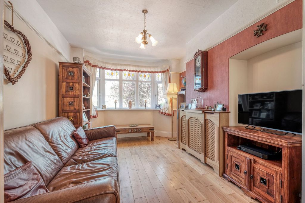 Property photo 2 of 22