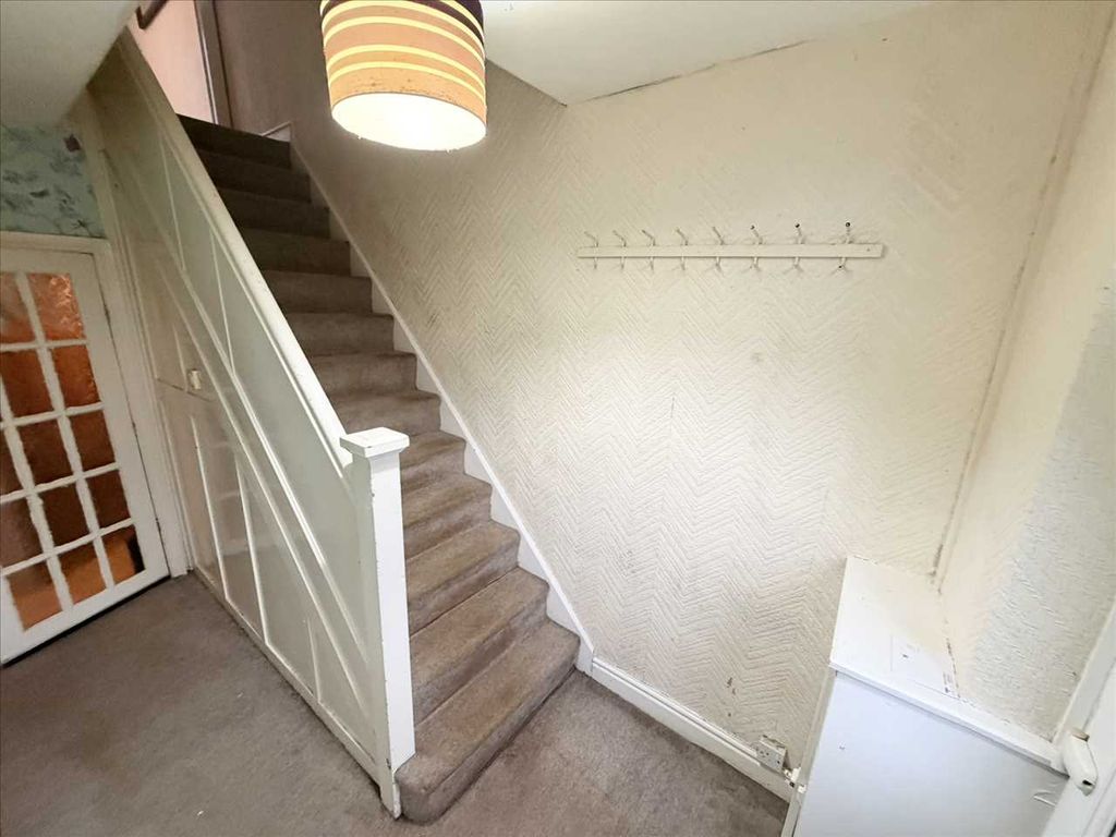 Property photo 3 of 28 Entrance Hallway