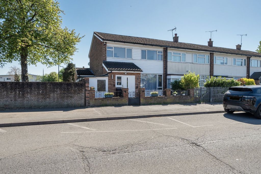 Property photo 1 of 20 Front