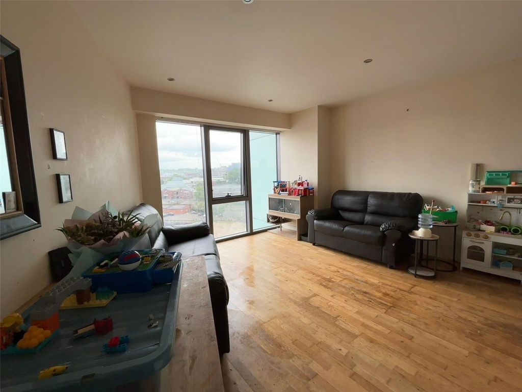 Property photo 1 of 16 Picture No. 13