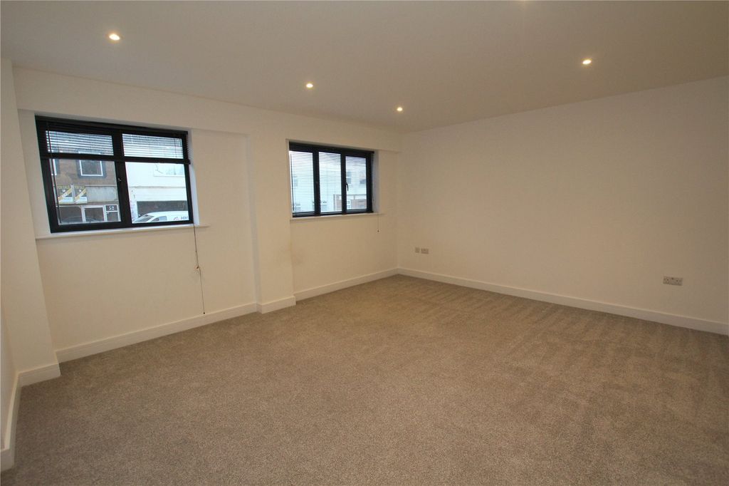 Property photo 2 of 5 Picture No. 10