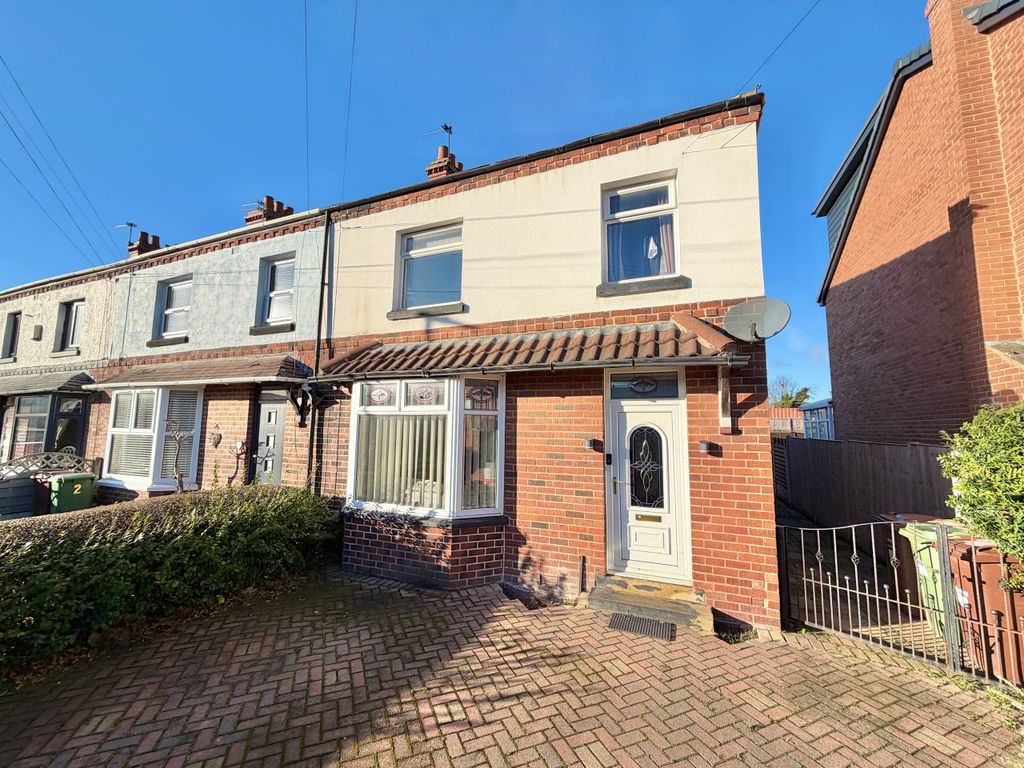 Property photo 1 of 17 External