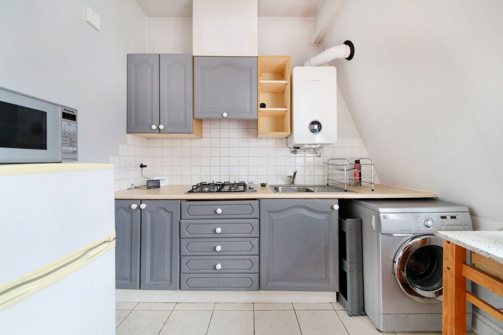 Property photo 3 of 7