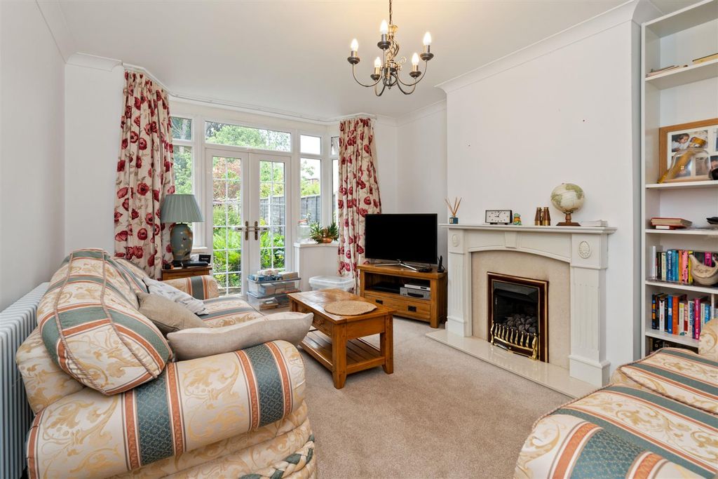Property photo 3 of 11 37 Rectory Road-2_Lo.Jpg