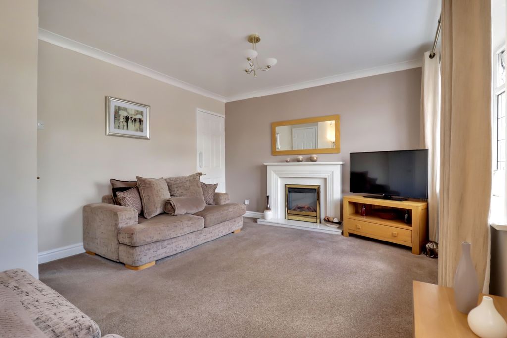 Property photo 3 of 20 3- Rob Hammond Ewemove Pontefract