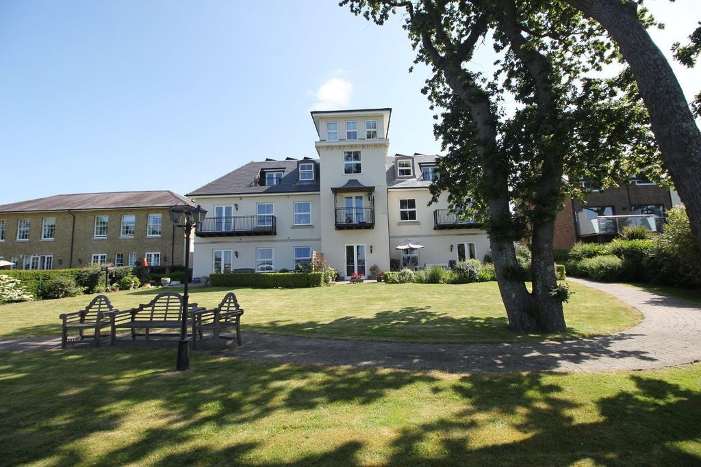 Property photo 1 of 22 Royal Court 2.Jpg