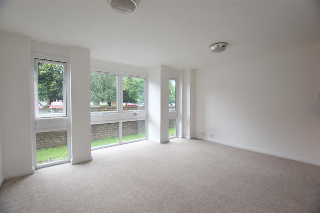 Property photo 2 of 9 Living Room.Jpg