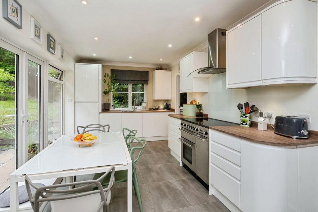 Property photo 3 of 18 Kitchen/Dining Room