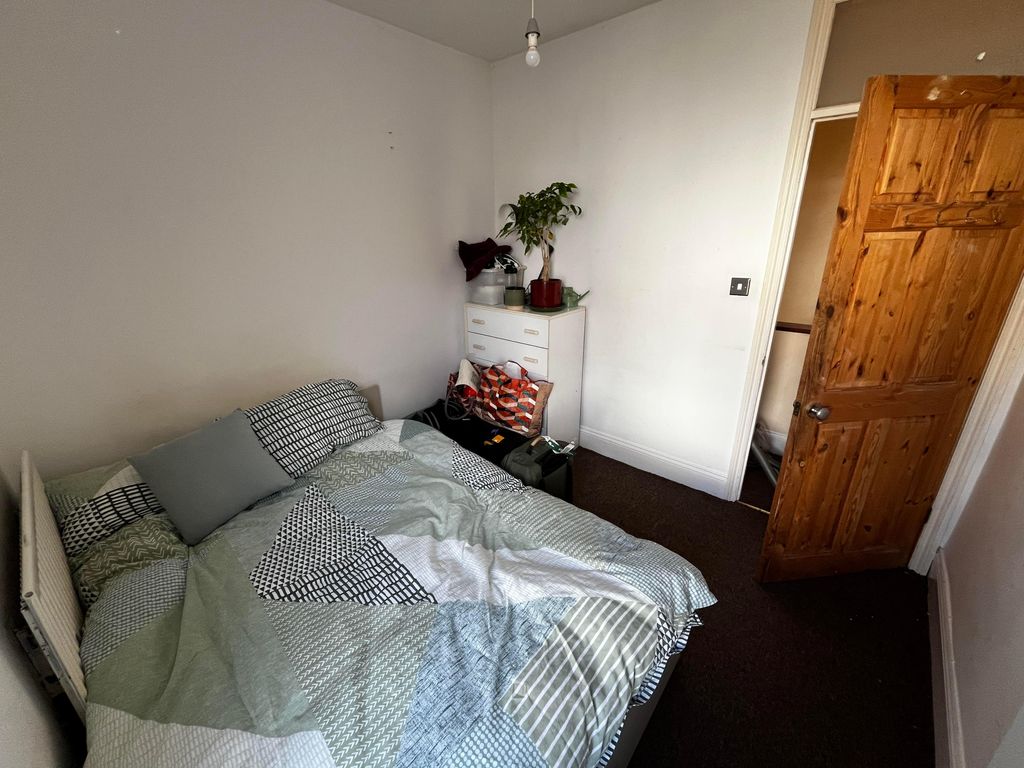 Property photo 3 of 11 Photo 2